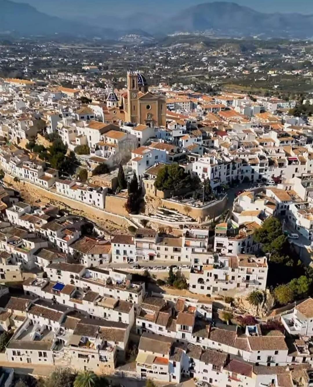 Atico-Duplex Con Vistas Al Mar Y Casco Antiguo En Altea Apartment Bagian luar foto