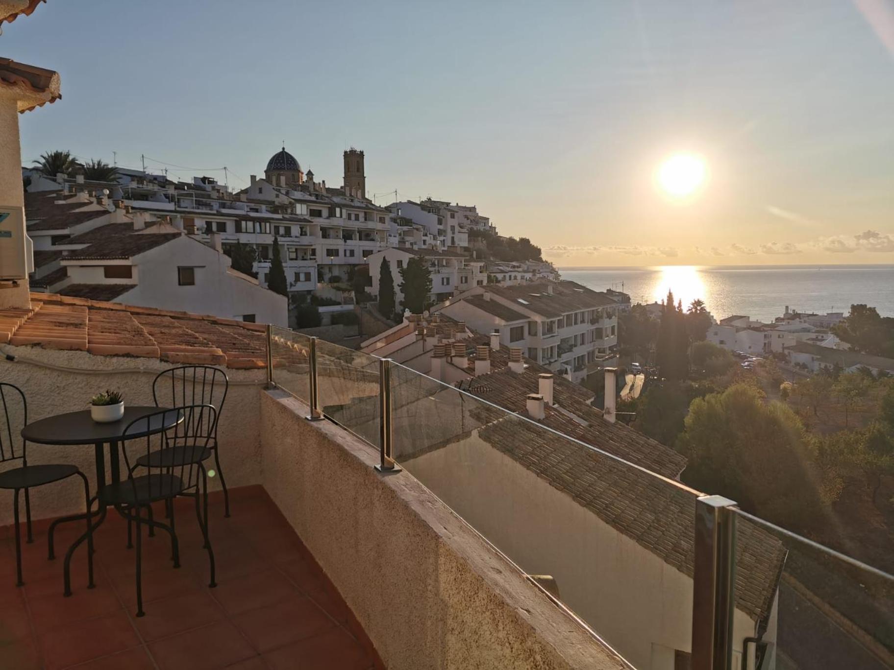 Atico-Duplex Con Vistas Al Mar Y Casco Antiguo En Altea Apartment Bagian luar foto